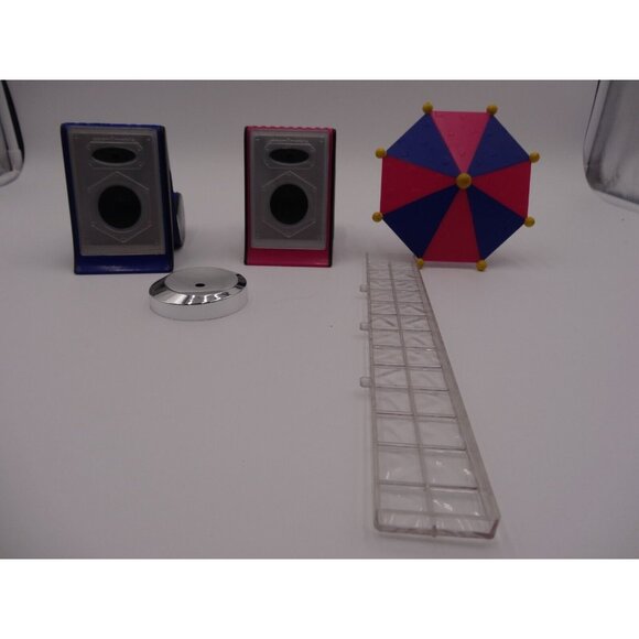 LOL Surprise OMG DOLL HOUSE Porch Patio Set Music Note Chairs Umbrella and Raili - Picture 11 of 12